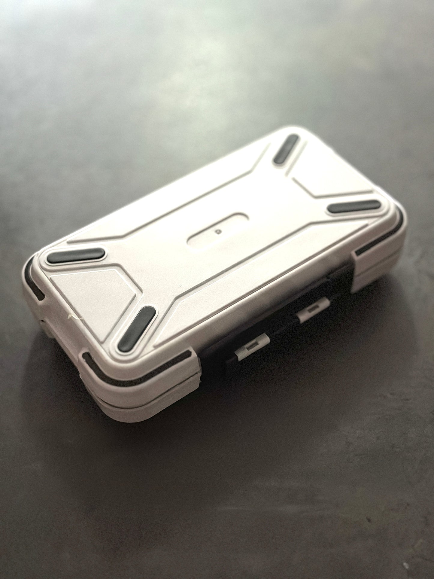 Adjustable waterproof accessory box