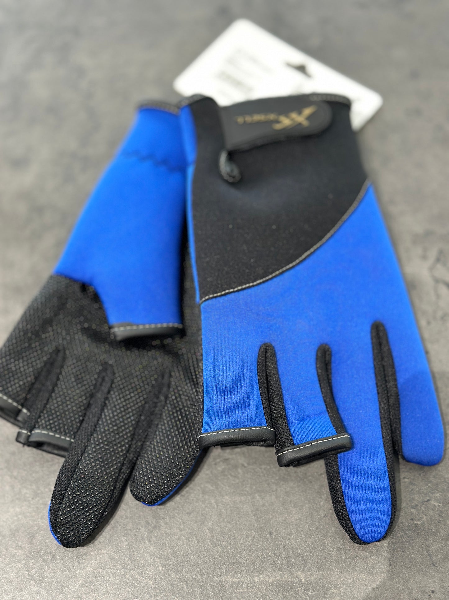 Fishing glove