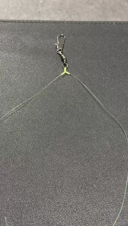 Swivel connection and leader