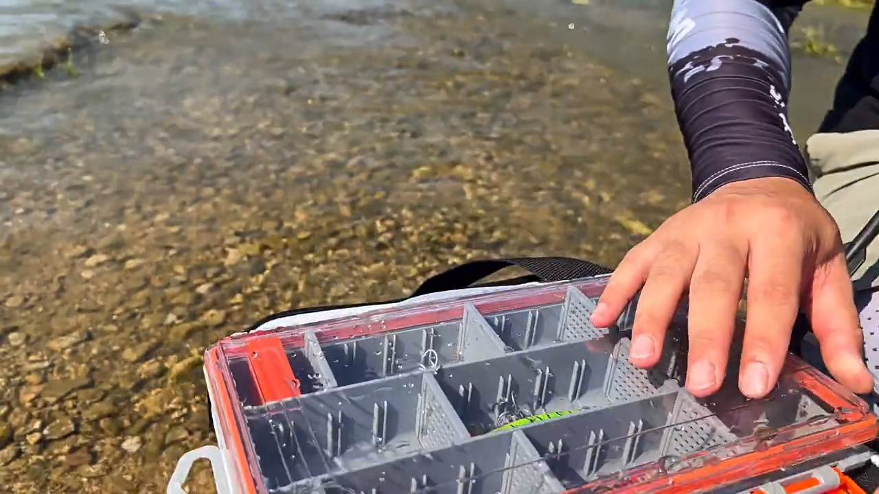 WH-X67 Fishing Bait Box with Removable Dividers for Customizable Storage Solutions